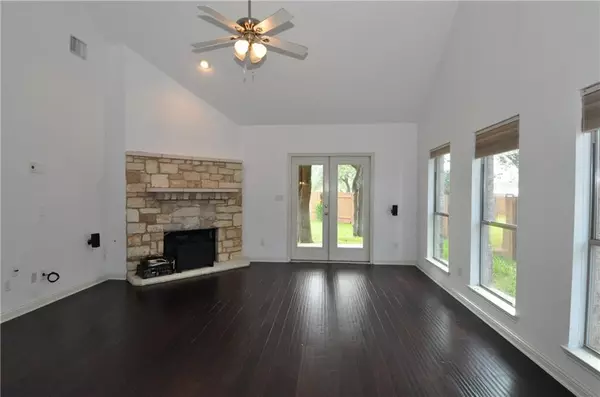 Round Rock, TX 78681,3323 Pine Needle CIR