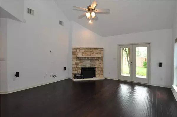 Round Rock, TX 78681,3323 Pine Needle CIR