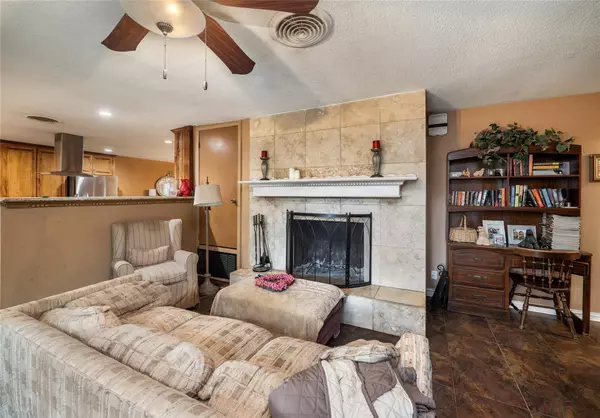 Bastrop, TX 78602,112 Hasler ST