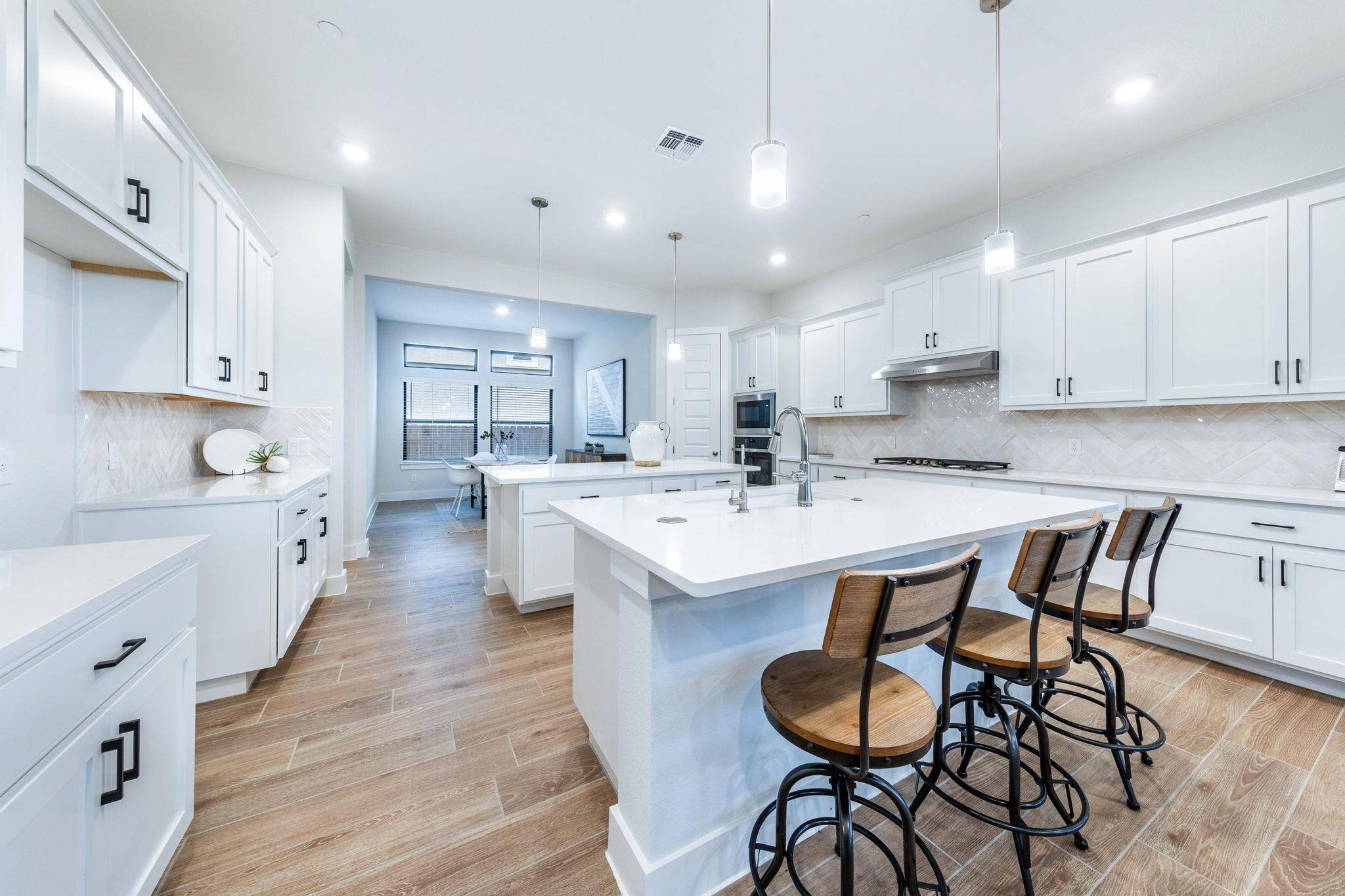 471 Diamondleaf DR, Buda, TX 78610