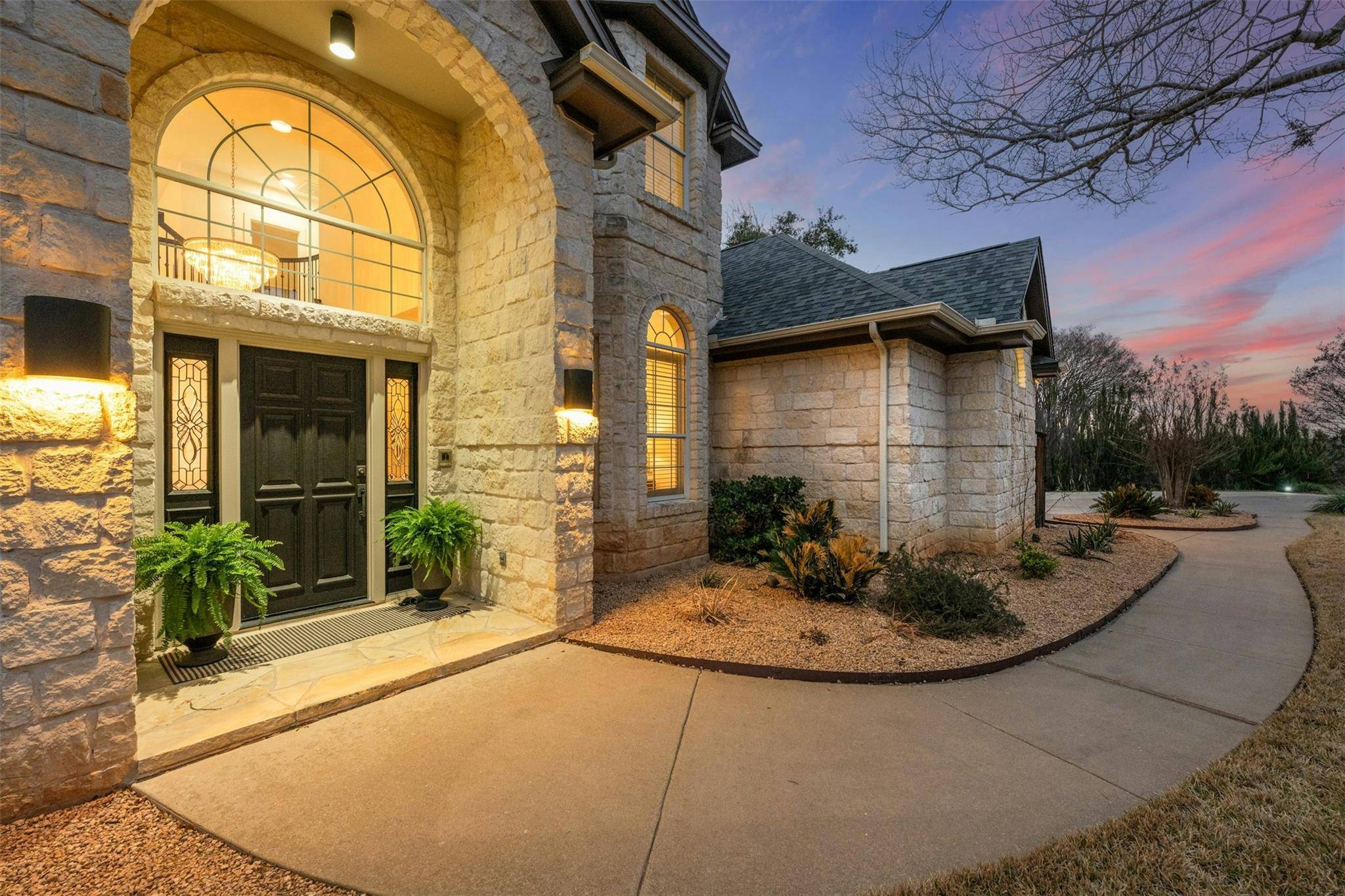 7905 Brightman LN, Austin, TX 78733