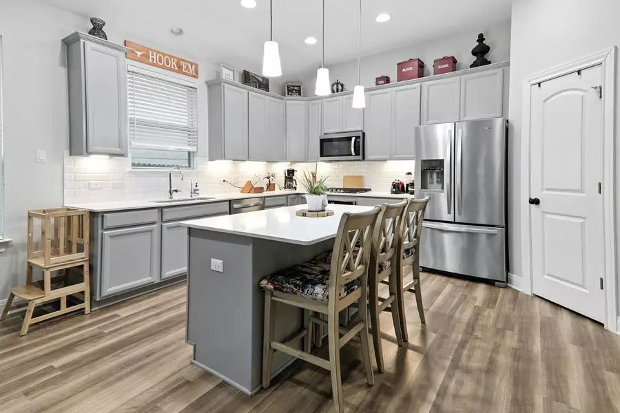 140 Cascata WAY, Liberty Hill, TX 78642