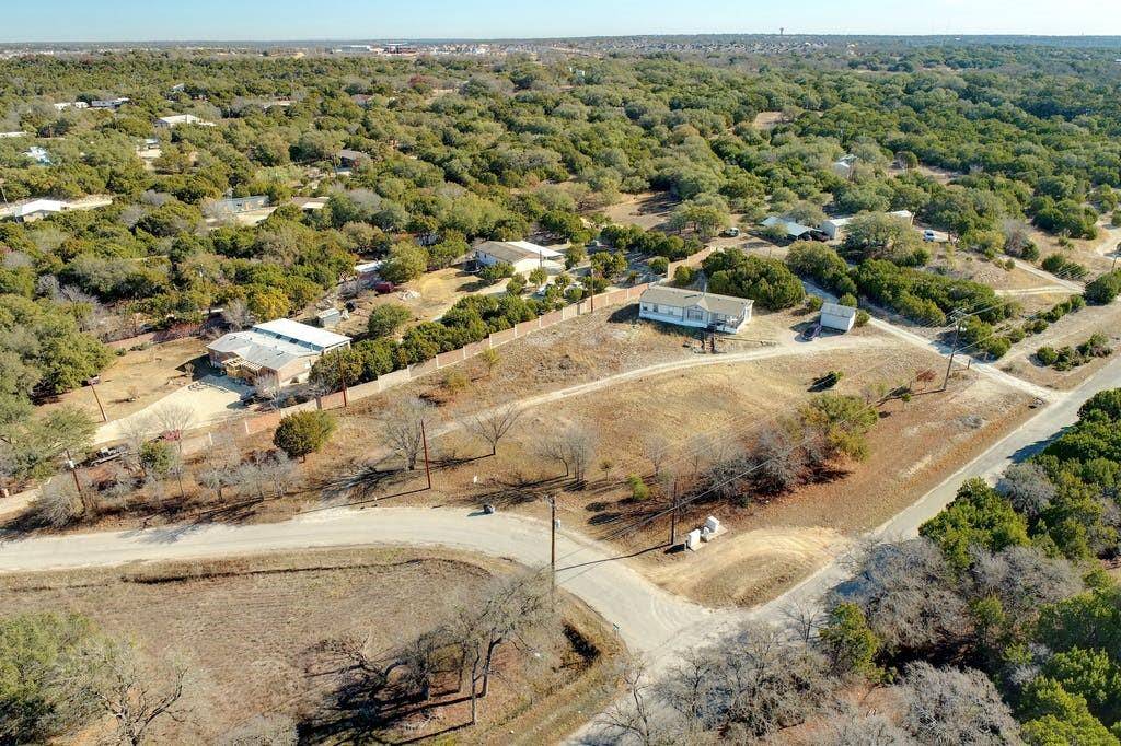 50 Baker LN, Leander, TX 78641