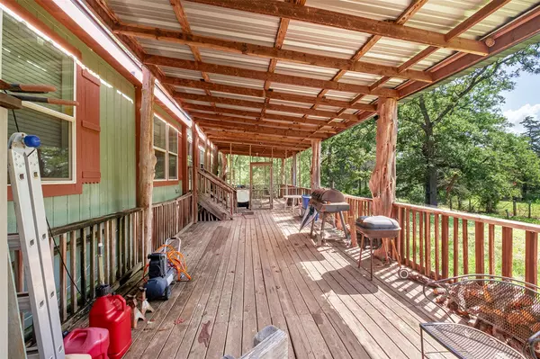 Waelder, TX 78959,1231 Peach Creek RD