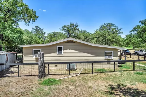 Bastrop, TX 78602,148 Milam LN
