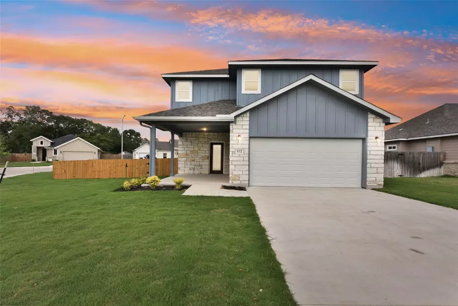 112 Callie ST, Smithville, TX 78957