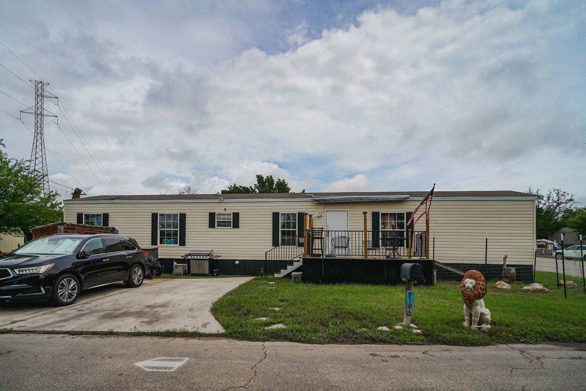 7106 Cowpoke TRL, Lago Vista, TX 78645