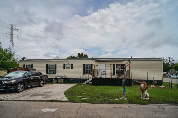 7106 Cowpoke TRL, Lago Vista, TX 78645