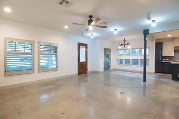 Austin, TX 78704,610 W Live Oak ST