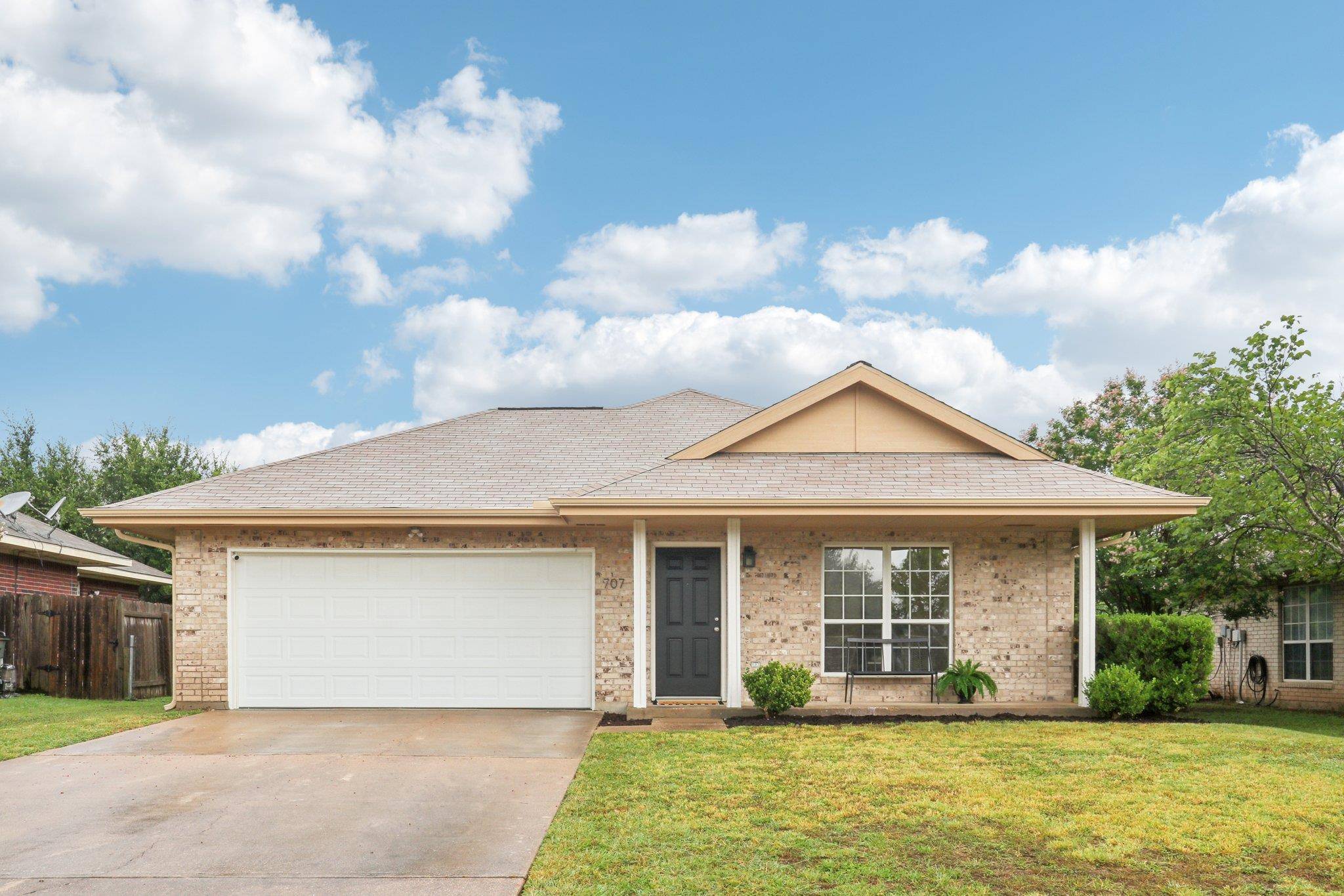 Leander, TX 78641,707 Mason ST