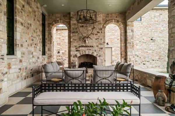 371 Achtzehn RD, Fredericksburg, TX 78624