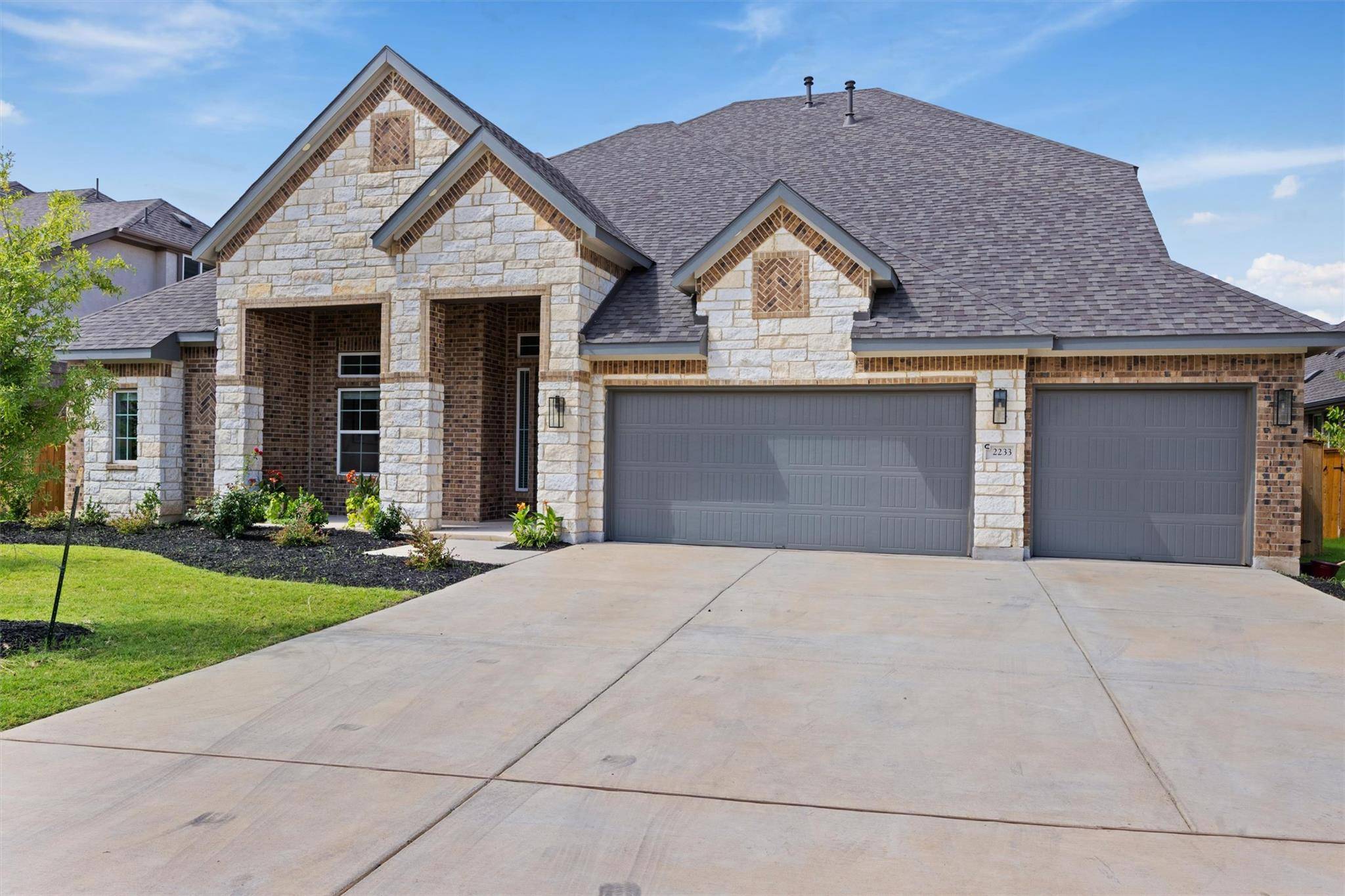 2233 Bellisa Vista DR, Leander, TX 78641