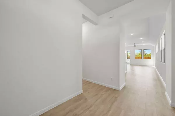 Elgin, TX 78621,270 Bendecido LOOP