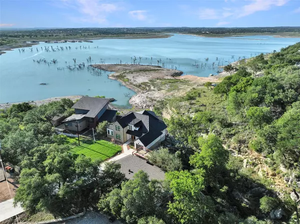 901 Glenn DR, Canyon Lake, TX 78133