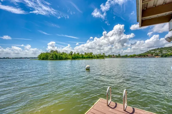 218 Lakeview, Sunrise Beach, TX 78643