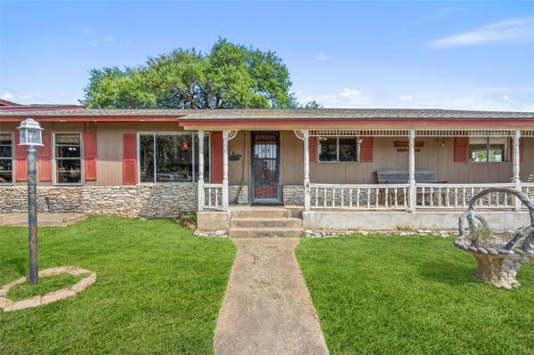 100 N Avenue Q, Johnson City, TX 78636