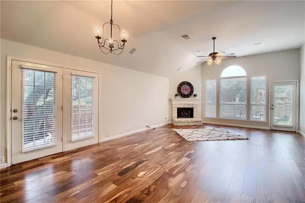 Round Rock, TX 78665,2012 Solitude CV