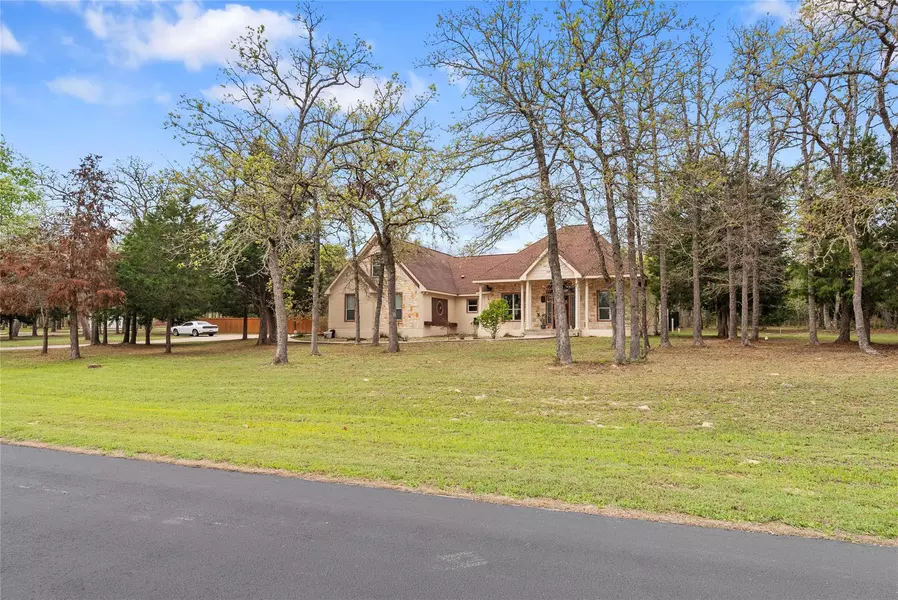 330 Arbors CIR, Elgin, TX 78621