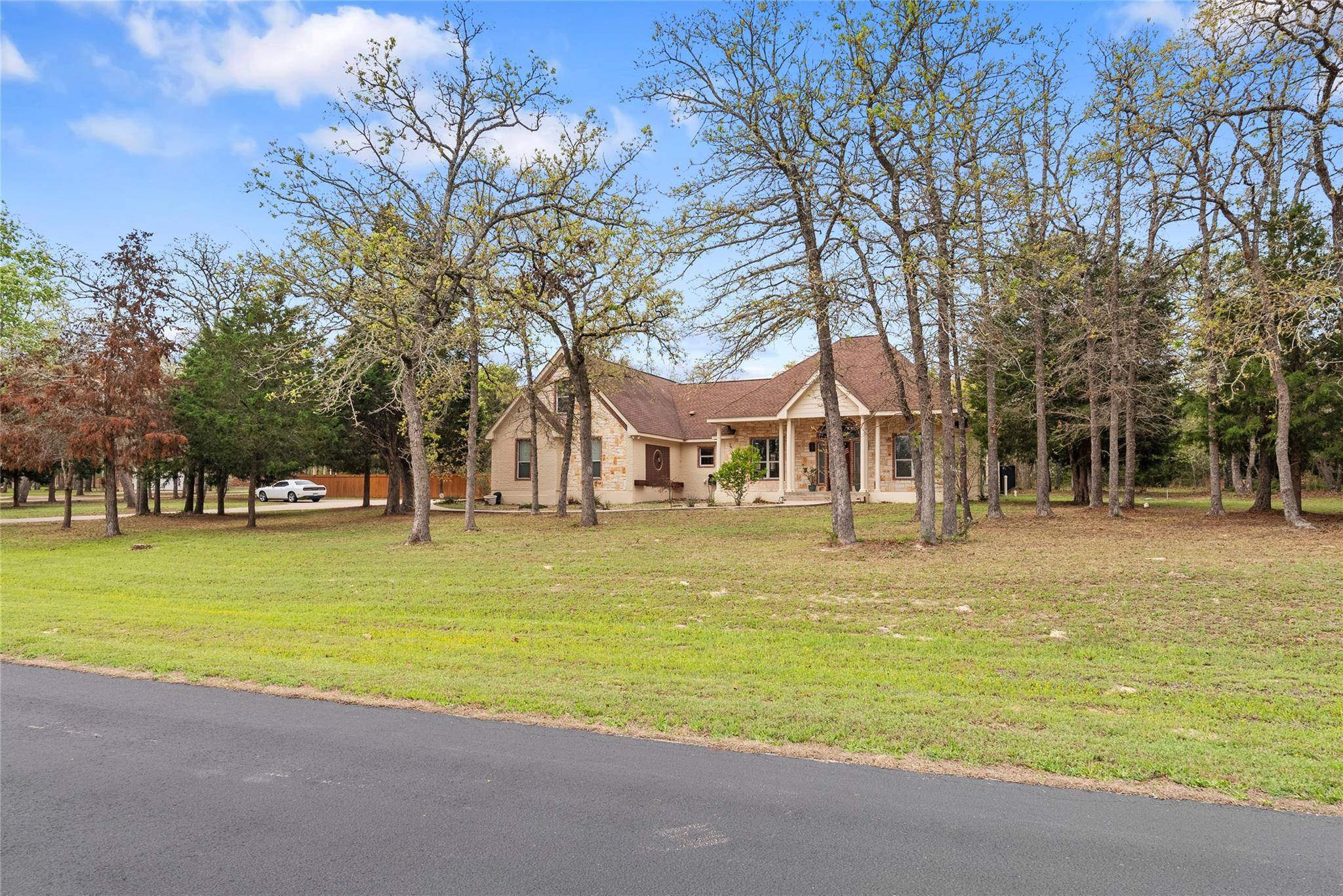 330 Arbors CIR, Elgin, TX 78621