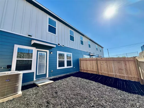 Buda, TX 78610,12810 Summer Village DR