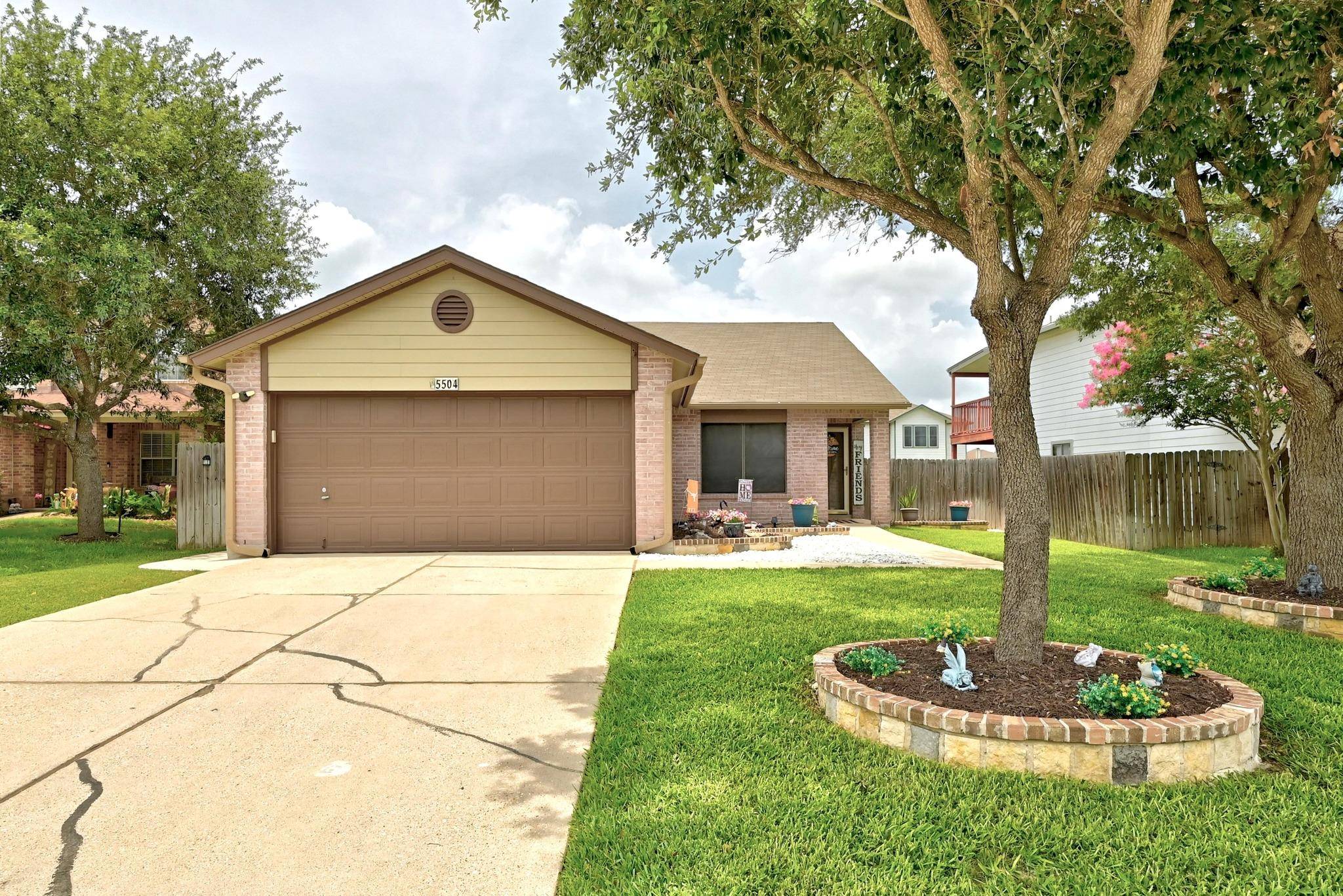 5504 Alomar CV, Del Valle, TX 78617