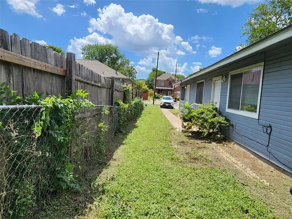 Austin, TX 78752,7107 CARVER Ave #A
