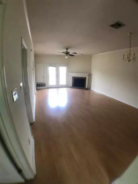 Austin, TX 78705,2100 San Gabriel st ST #303