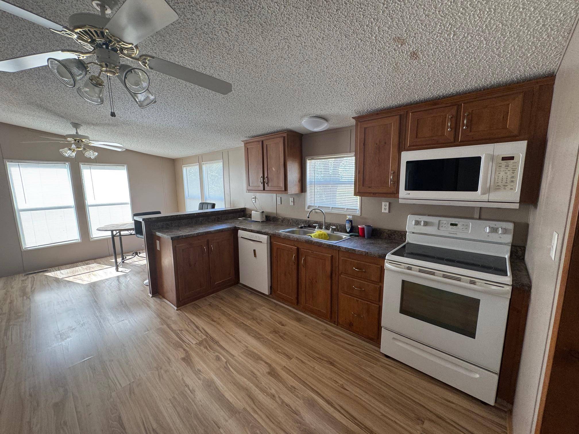 Rockdale, TX 76567,835 SW Hickory Street ST SW