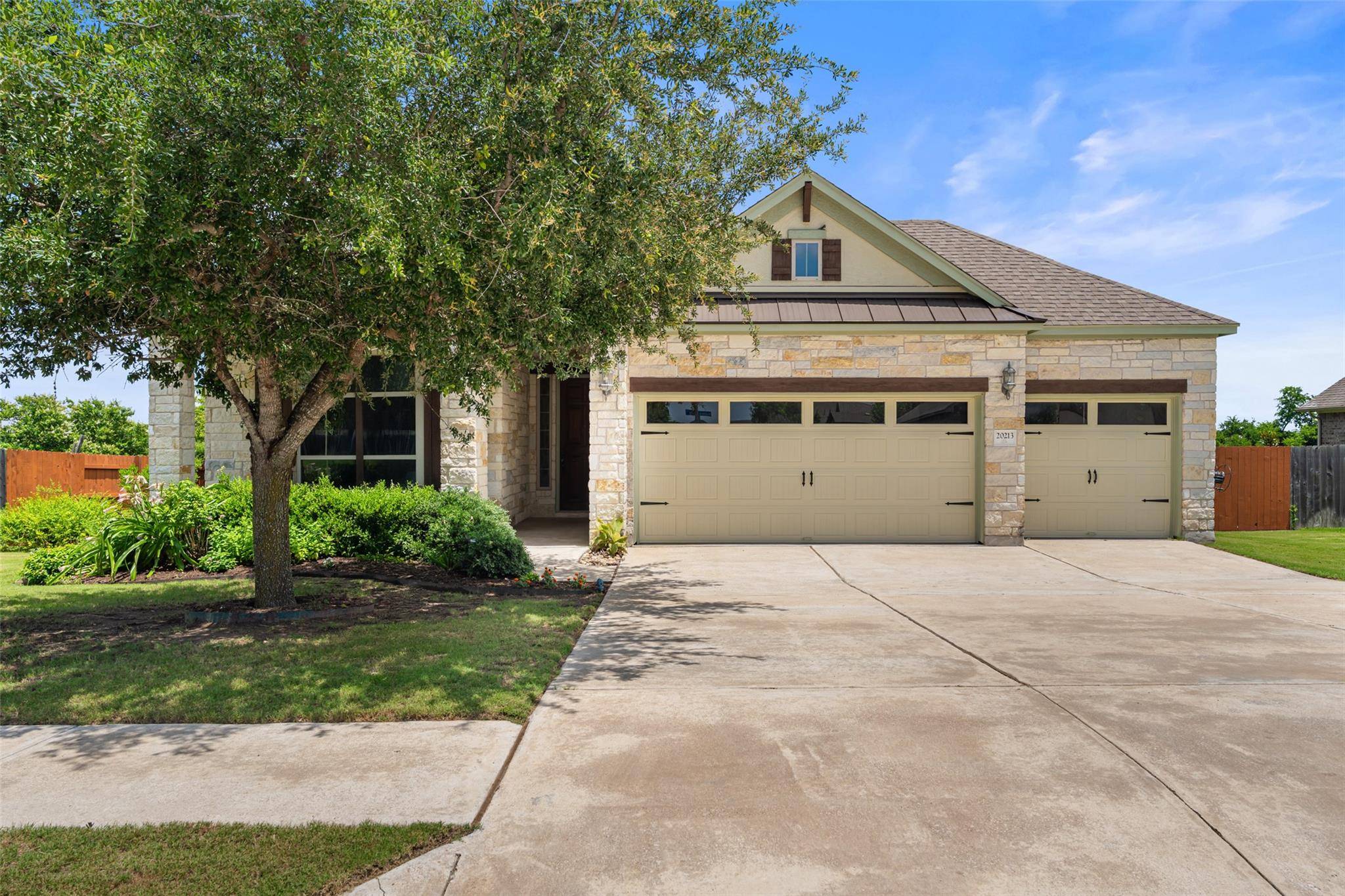 20213 Hidden Gully LN, Pflugerville, TX 78660