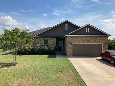 105 Fairway CT, Bastrop, TX 78602