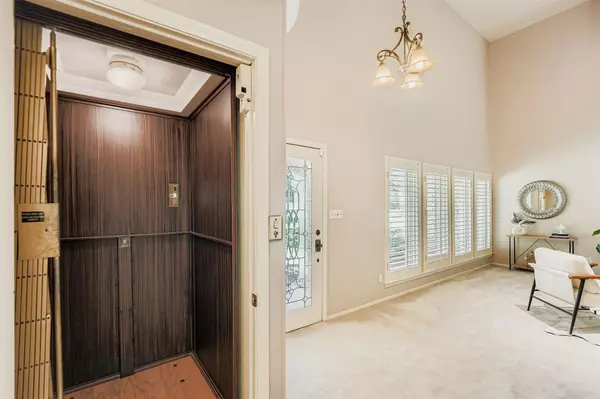 Austin, TX 78759,8104 East CT