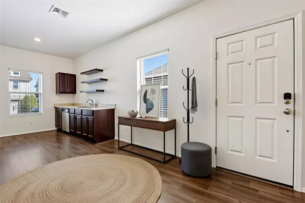 Jarrell, TX 76537,840 Circle WAY #18H