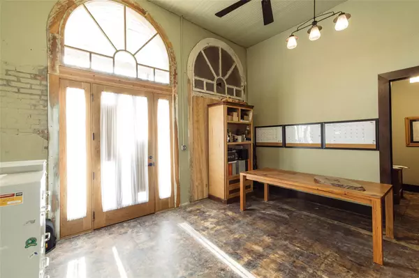 Maxwell, TX 78656,75 Main ST