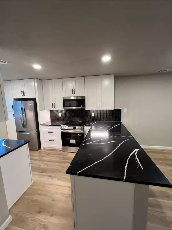 Taylor, TX 76574,202 Dahlberg BLVD #10