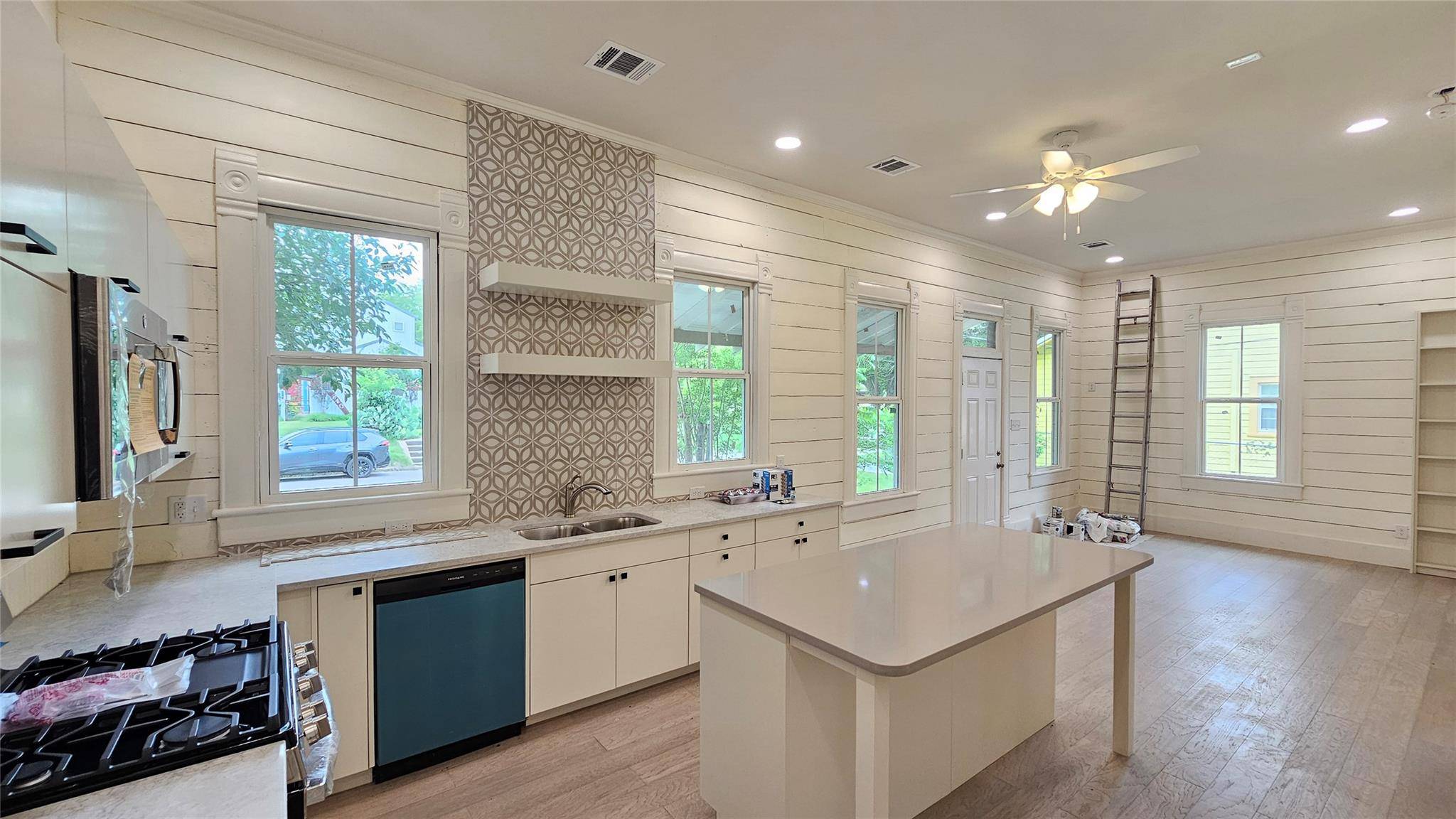 Taylor, TX 76574,917 W 6th ST