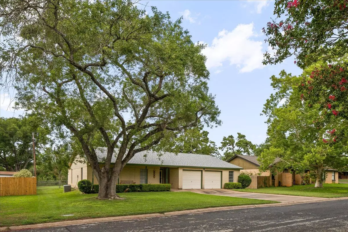 Elgin, TX 78621,114 Pecan DR