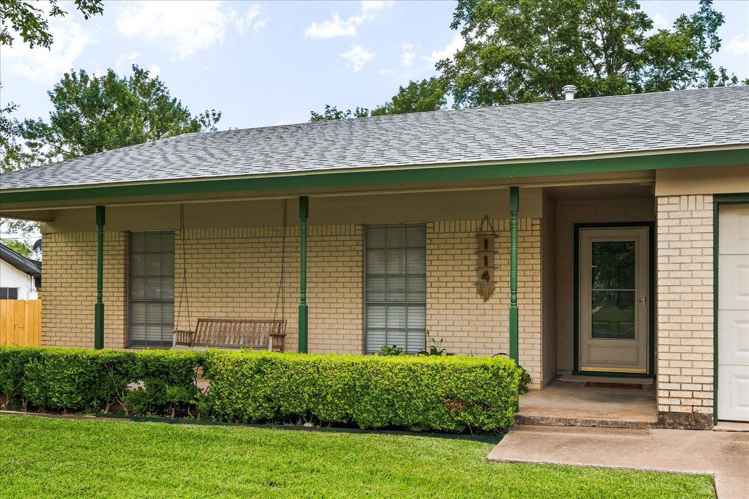 Elgin, TX 78621,114 Pecan DR