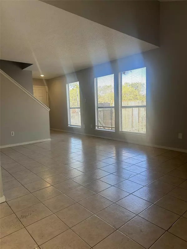 Austin, TX 78744,4807 Putters CV #A