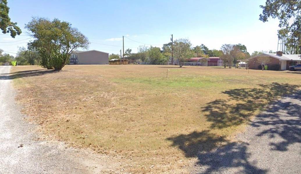 108 Brown RD, Mcdade, TX 78650