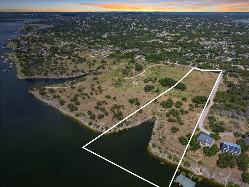 1900 Patriot DR, Lago Vista, TX 78645
