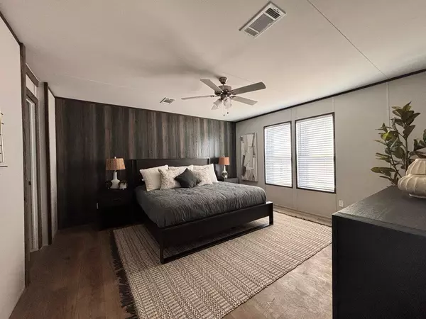 Elgin, TX 78621,149 Castellana WAY