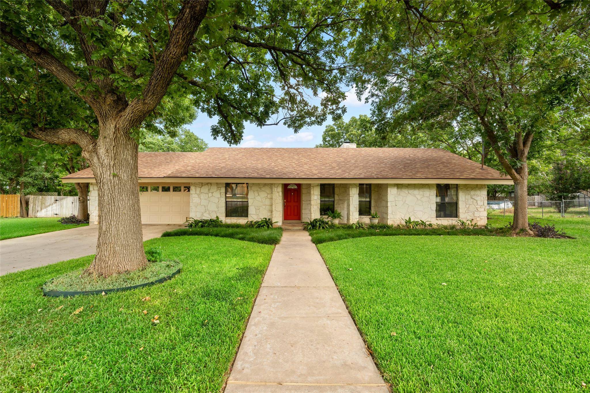 111 Spanish Oak CIR, Georgetown, TX 78628