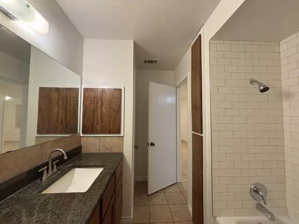 Temple, TX 76504,1804 W Avenue H Ave #D