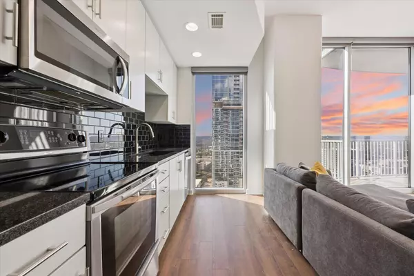 Austin, TX 78701,360 Nueces ST #2704