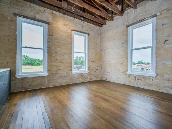 Elgin, TX 78621,110 S Main ST #205