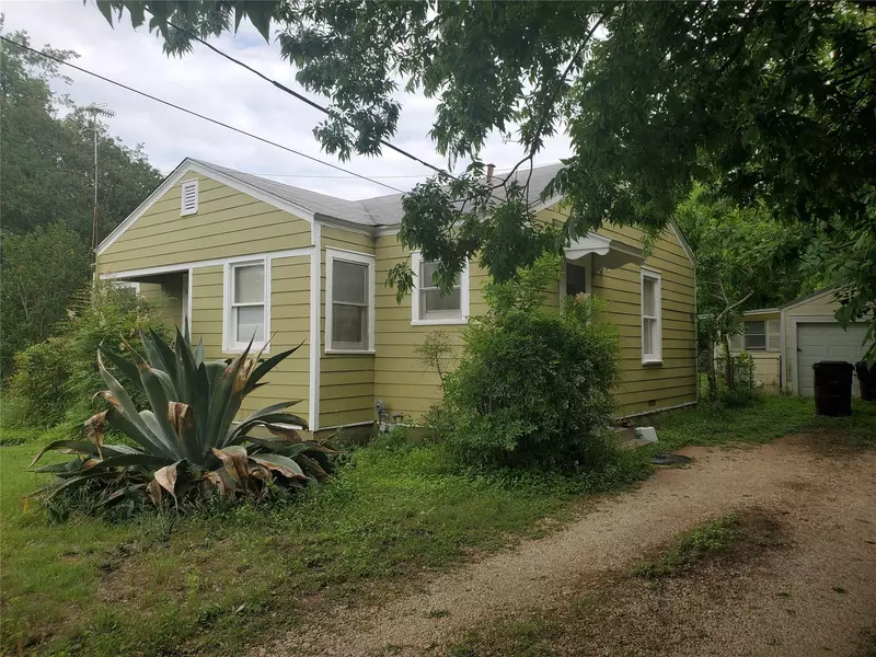 330 Bois D Arc ST, Lockhart, TX 78644