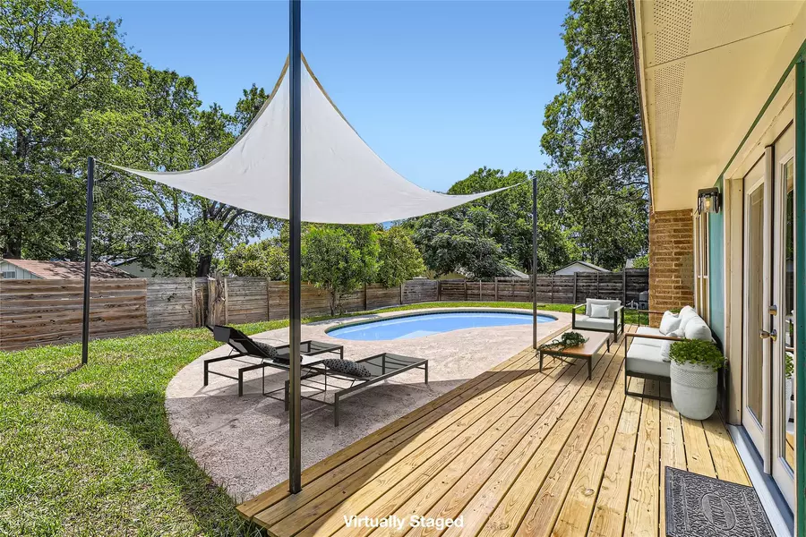 1121 Stoneoak LN, Austin, TX 78745