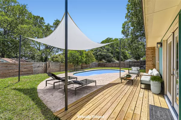 1121 Stoneoak LN, Austin, TX 78745