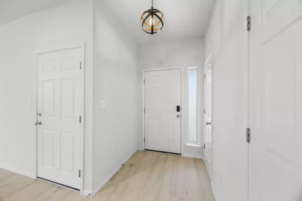 Leander, TX 78641,305 Earl Keen ST
