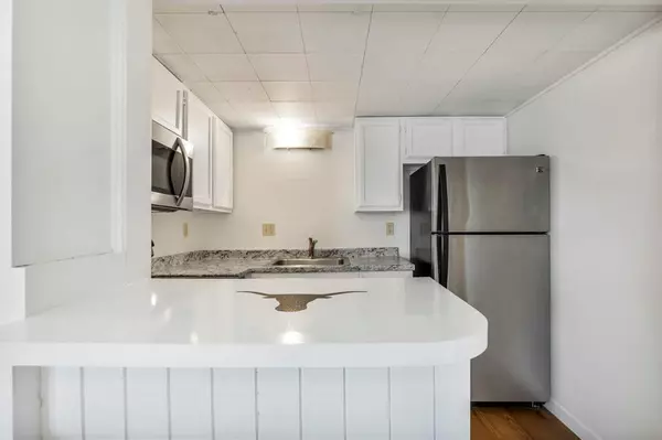 Austin, TX 78705,1000 W 26th ST #220